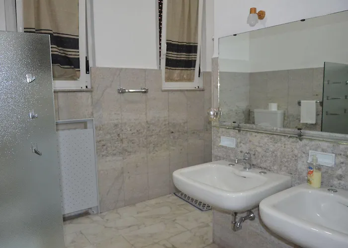 Cheta Guest house 2*