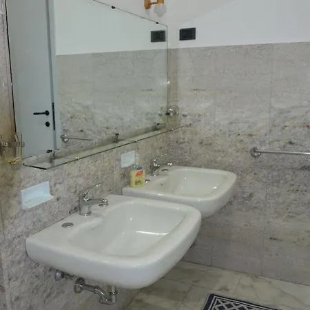 Cheta 2* Milano